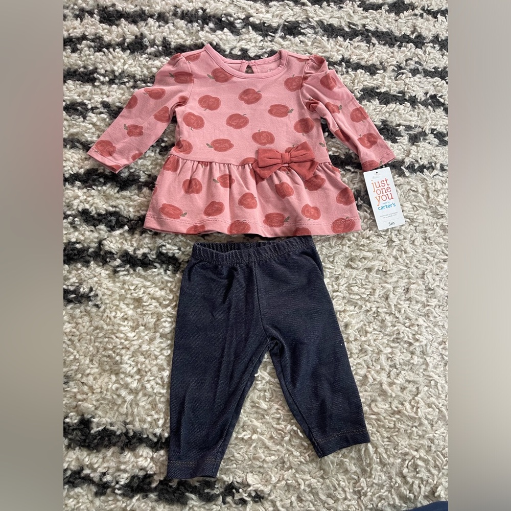 Carter’s 2 piece outfit set